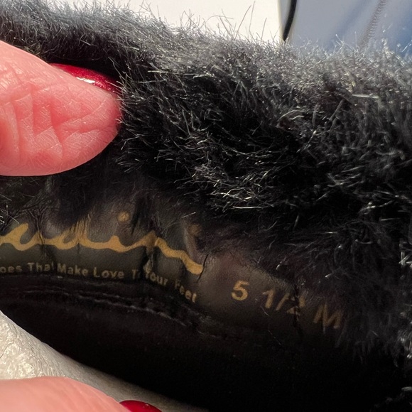 Sudini Seattle black leather and faux fur ankle boot heels size 5.5 new in box - Picture 13 of 14